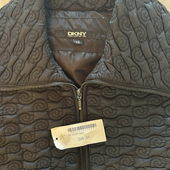 DKNY black quilted jacket/lightweight coat sz XS - Picture 10 of 10